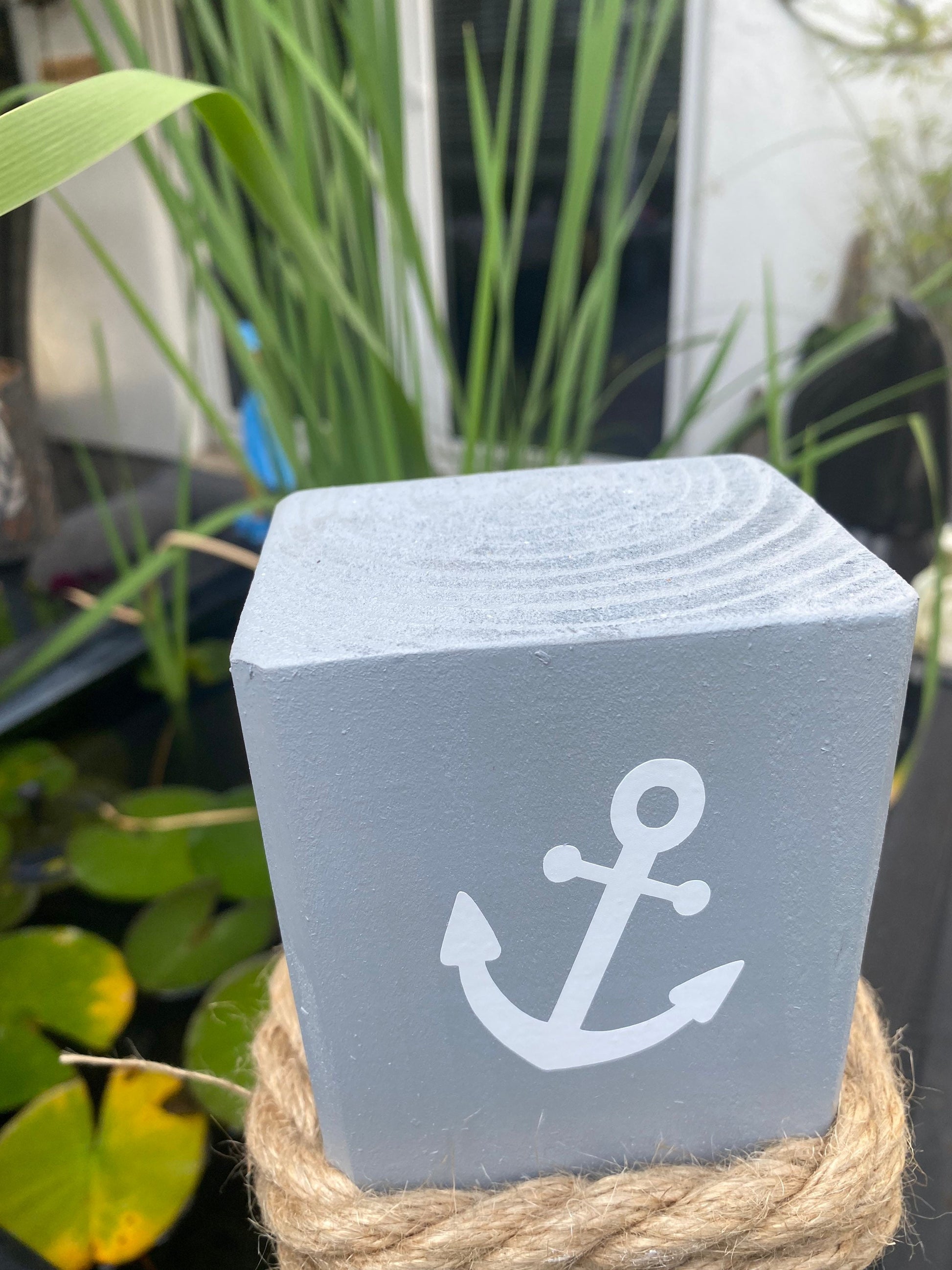 Glück Poller Gartendeko | maritime Holzsäule 45 cm | rustikale Deko Stele | Geschenk für Freunde & Zuhause