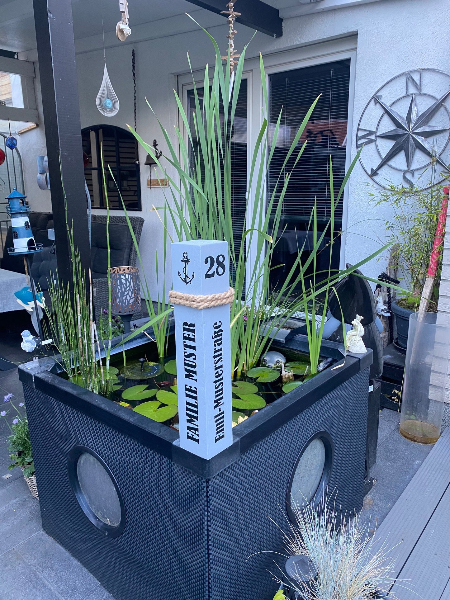 Personalisierter Holzpoller 50–80 cm – Familienname, Straße & Hausnummer | Maritime Adresse und Gartendeko, Geschenk Hochzeit oder Einzug