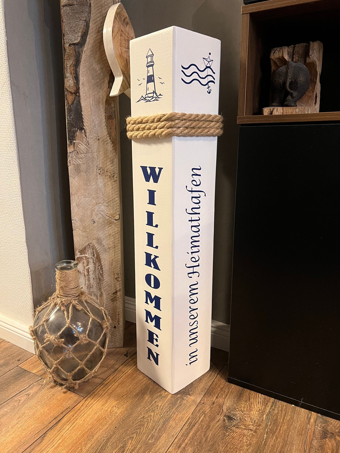 Heimathafen Holzsäule 80 cm – maritime Holzdeko personalisiert | Geschenk Hochzeit & Einzug | Gartendeko mit Namen + Koordinaten