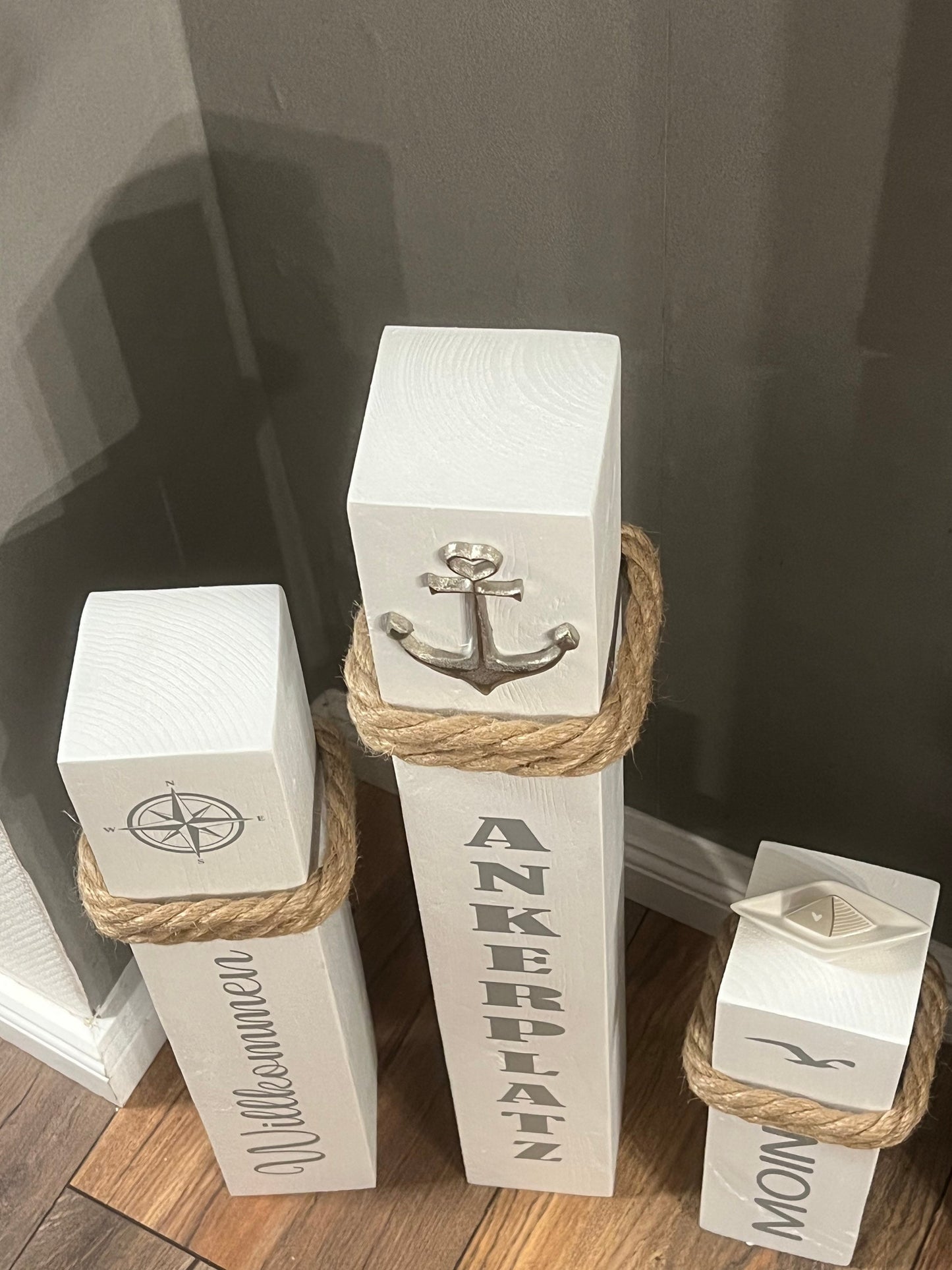 3er Set Marine Anker Poller – Maritime Holzsäulen 65/50/35 cm | Küstenstil Gartendeko Set