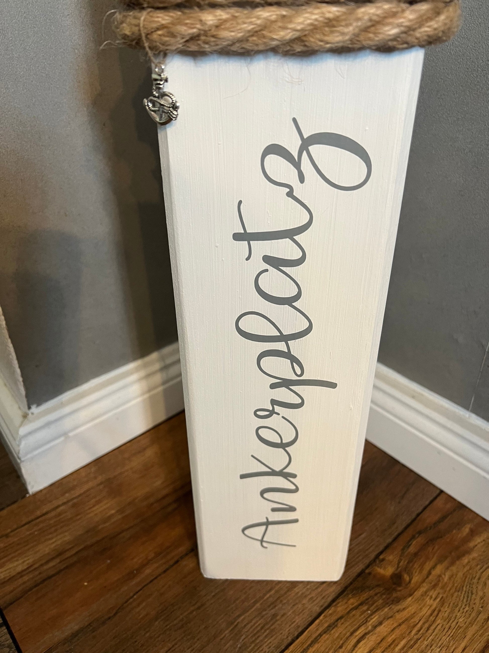 Maritimer Holzpoller Kompass 50 cm – Deko-Säule mit Kompass & Anker | Geschenkidee Hochzeit, Einzug und Küstenstil im Garten