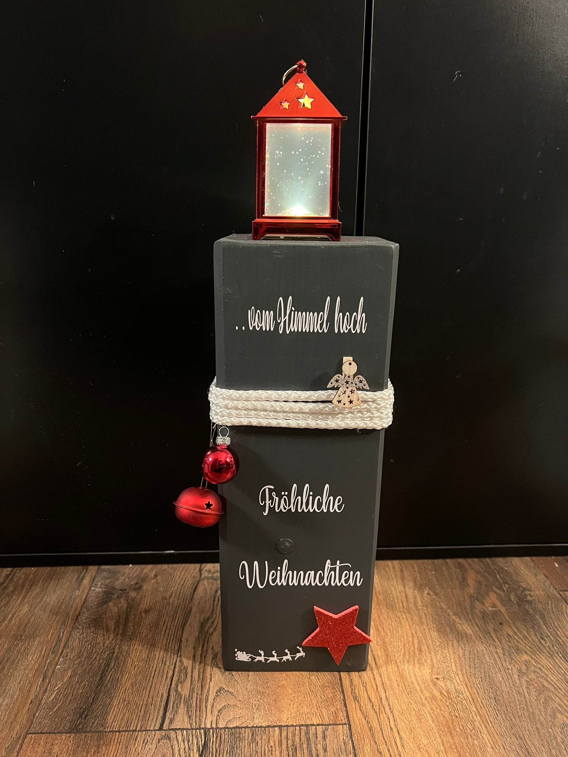 Weihnachtlicher Holzpoller ‚Christkind Säule‘ – Handgefertigte Dekosäule 27 cm | Rustikale Weihnachtsdeko für Eingangsbereich & Garten