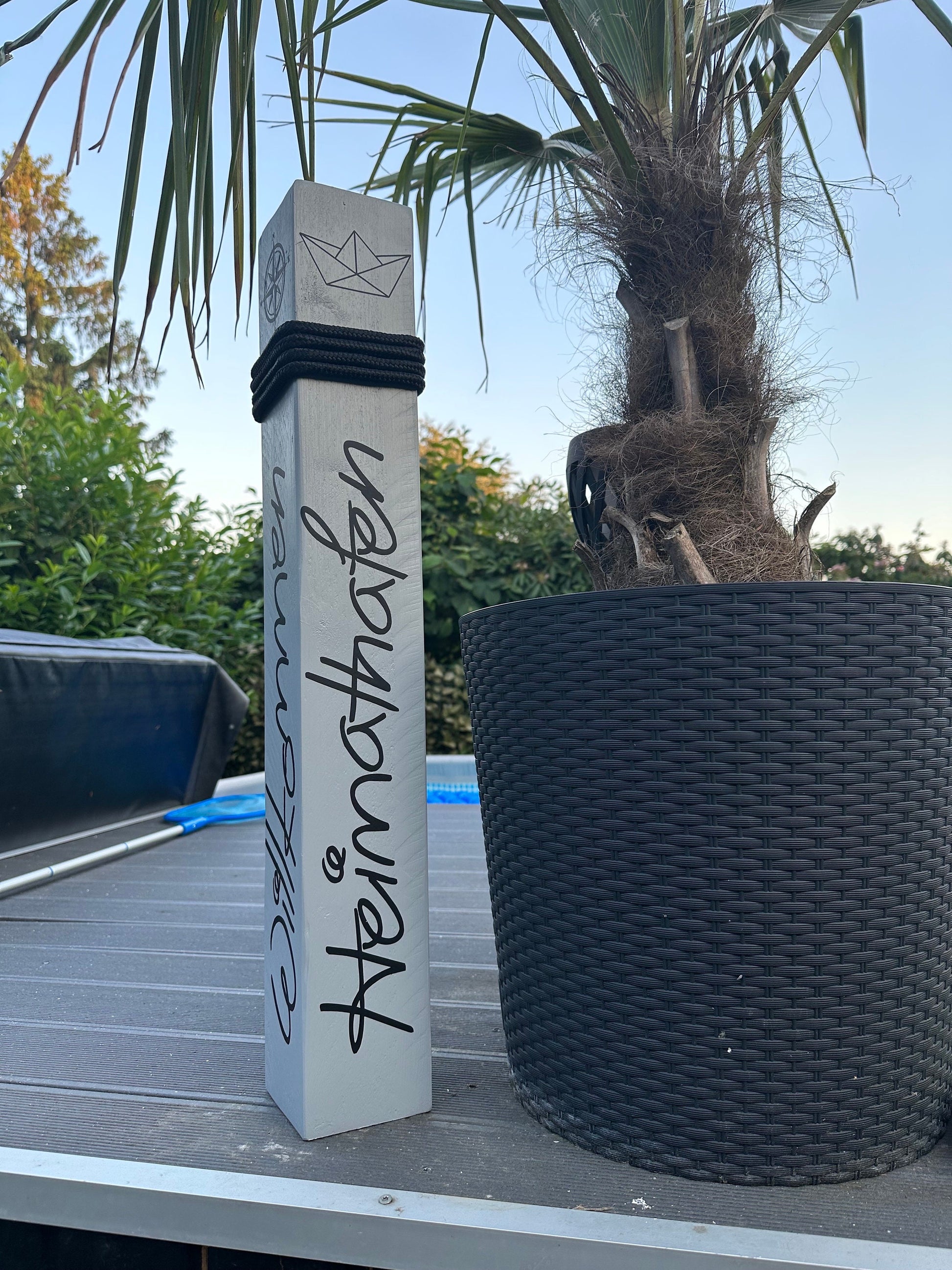 Maritimer Dekobalken Willkommen rustikal | Holz Poller Stele 70cm | Anker Küsten Deko Garten Heimathafen Shabby Chic