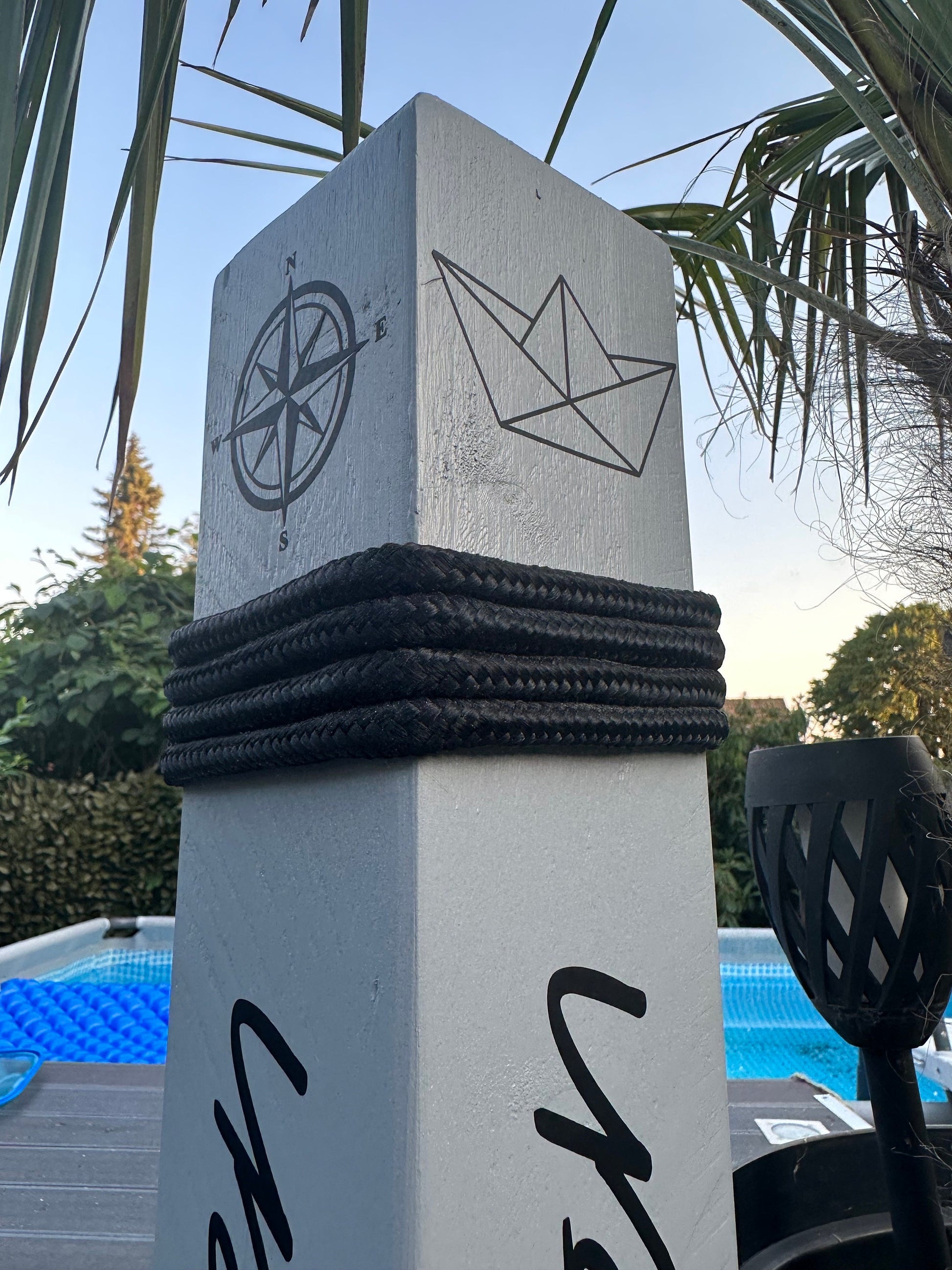 Maritimer Dekobalken Willkommen rustikal | Holz Poller Stele 70cm | Anker Küsten Deko Garten Heimathafen Shabby Chic