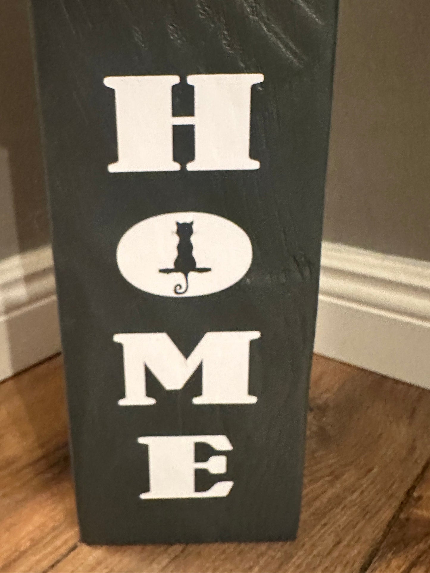 Katzendeko HOME mit Betonpfote – Holzsäule 40 cm | Geschenk für Katzenliebhaber & Katzenmama