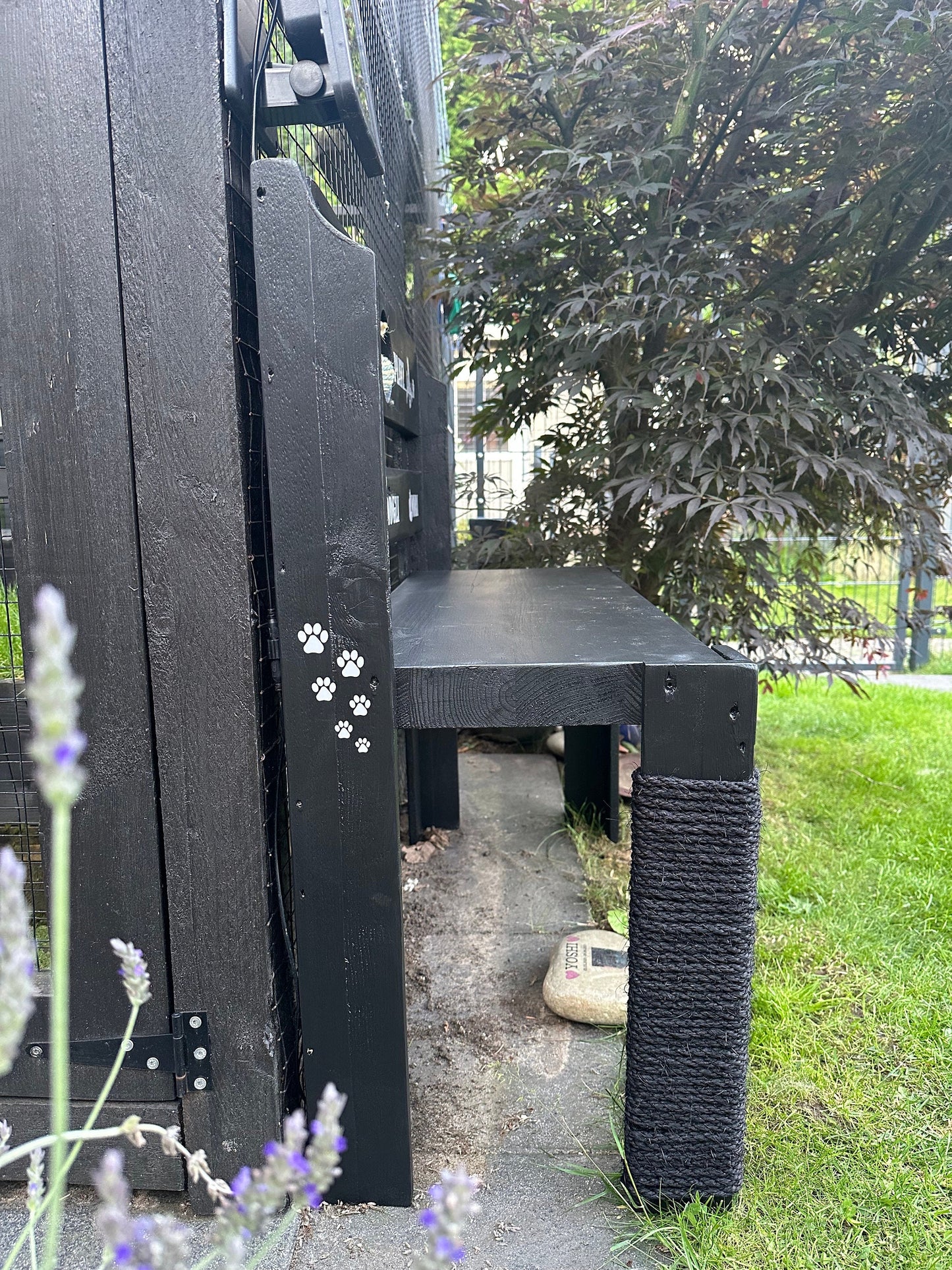 Personalisierte Katzenbank aus Palettenholz – Handgemachte Bank 72×34×80 cm mit Sisal | Möbel für Katzen & Katzenliebhaber