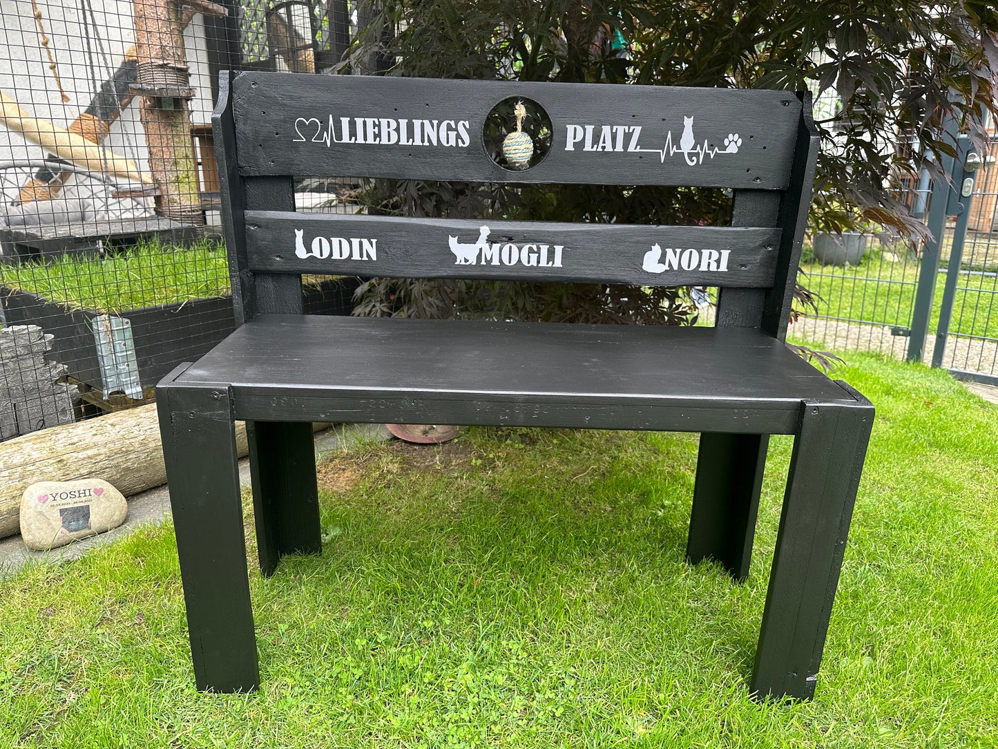 Personalisierte Katzenbank aus Palettenholz – Handgemachte Bank 72×34×80 cm mit Sisal | Möbel für Katzen & Katzenliebhaber