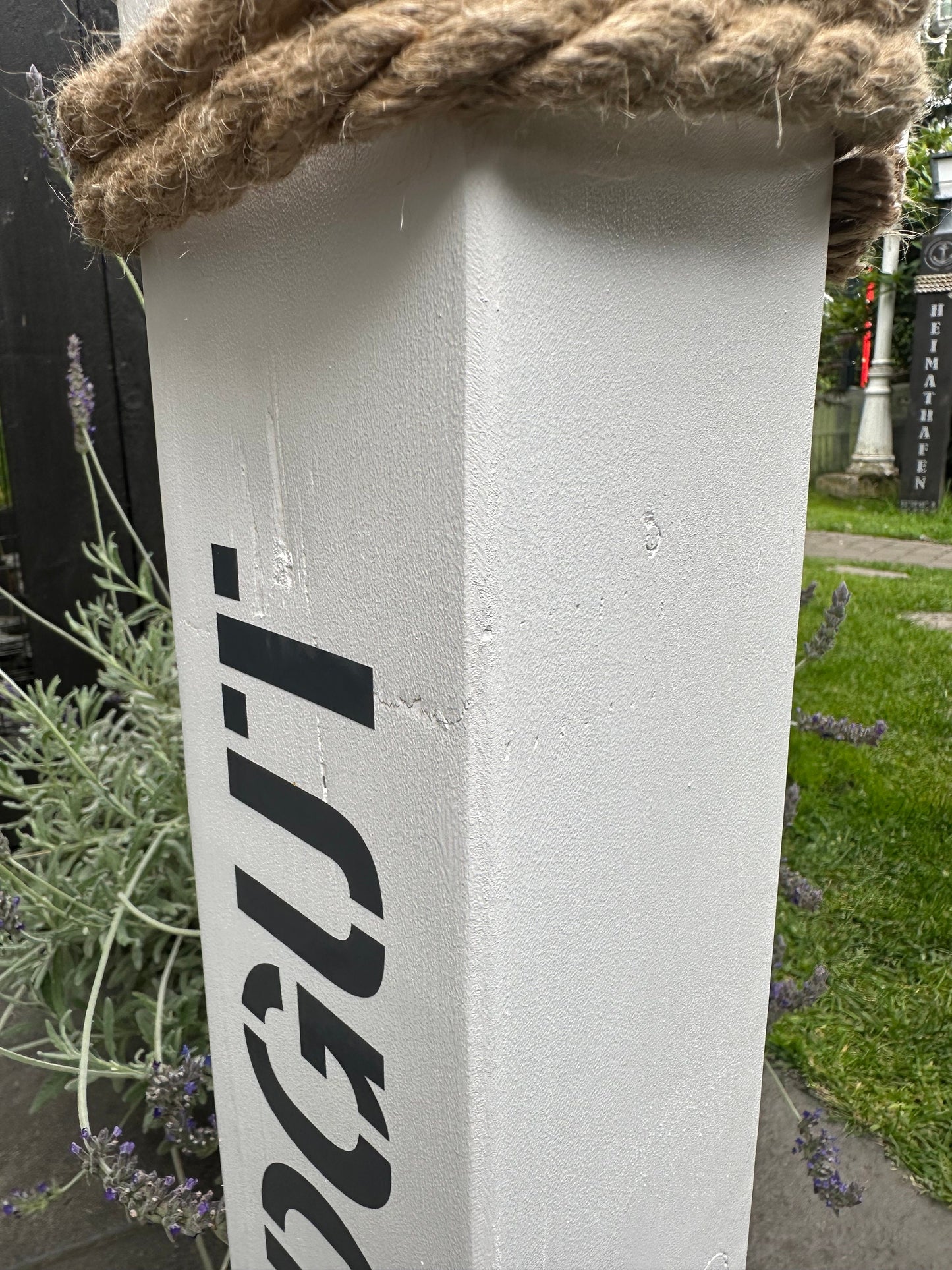 Strandgut Deko Poller | Holzsäule weiß maritim | Stranddeko Garten Balkon Eingangsbereich | Küstendeko Anker Stele Handarbeit