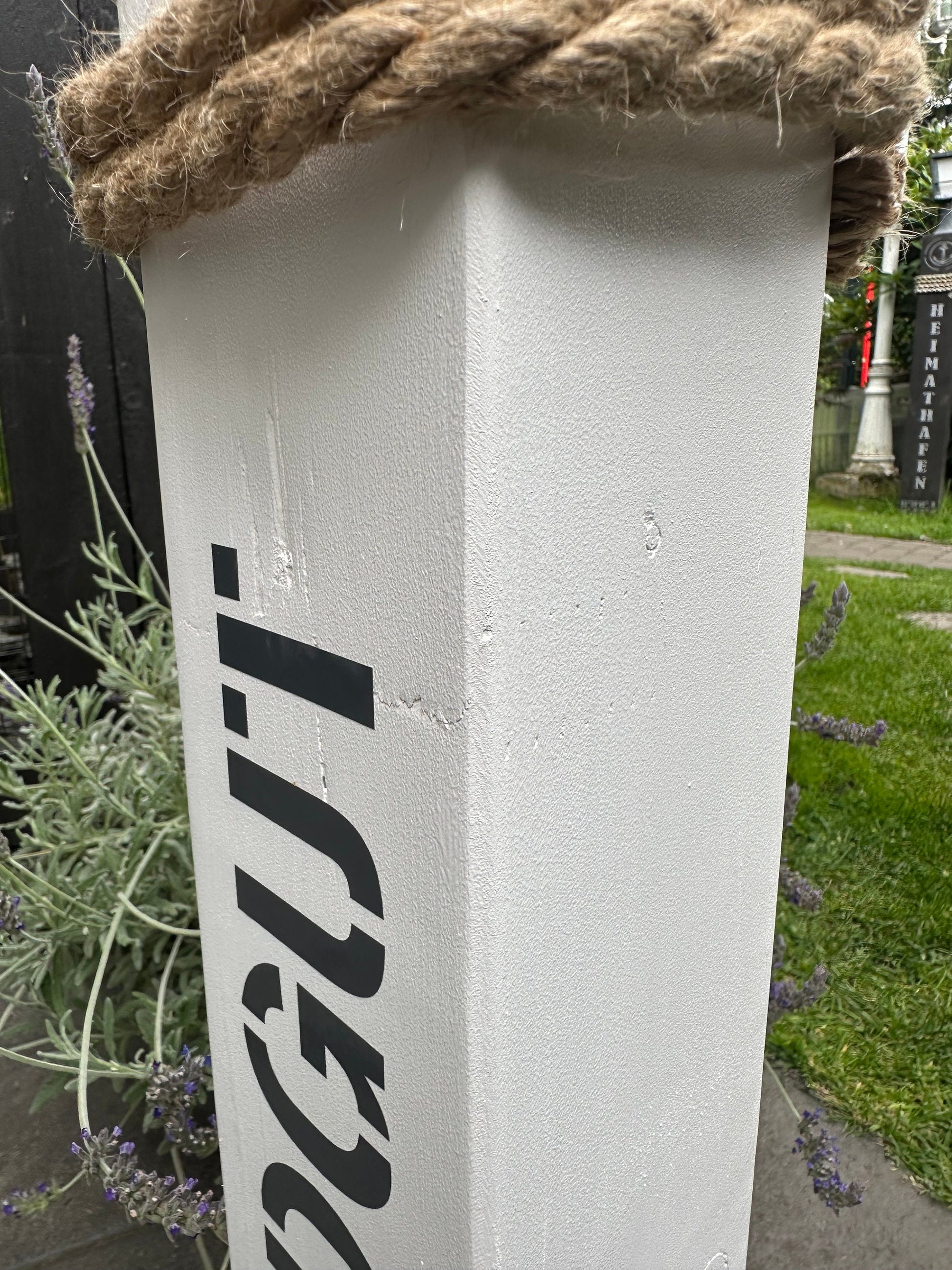 Strandgut Deko Poller | Holzsäule weiß maritim | Stranddeko Garten Balkon Eingangsbereich | Küstendeko Anker Stele Handarbeit