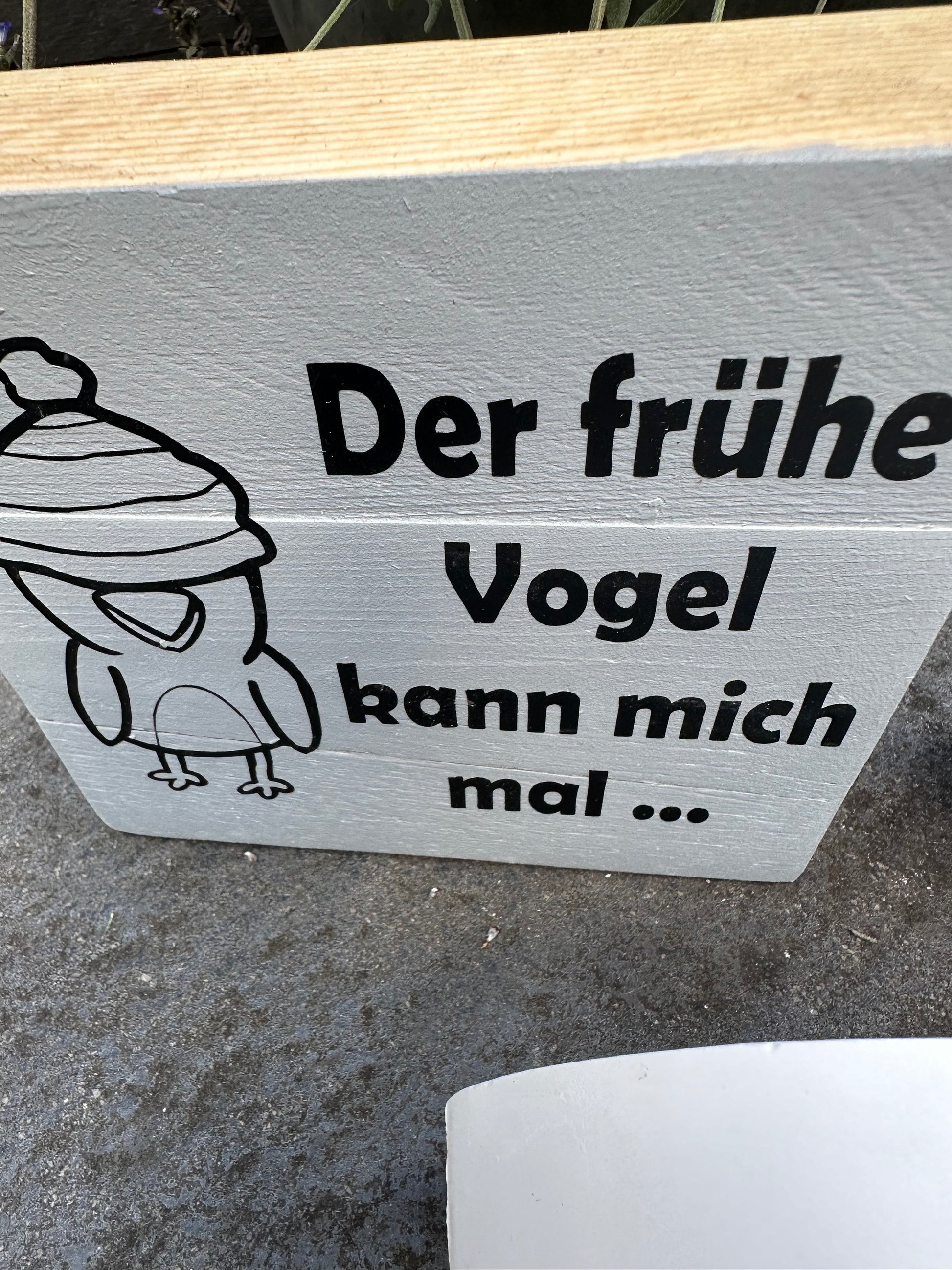 Maritime Tischdeko Set – Holzpoller 20 cm mit Fisch & Holzschild | Küsten-Deko für Schreibtisch, Kommode oder Regal