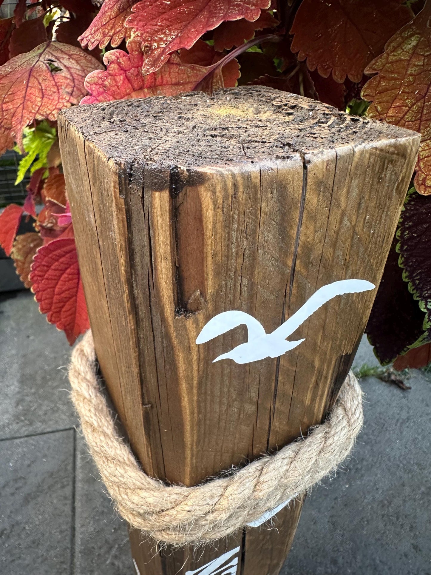 Coastal Column Stand Rustic Nautical Dock Piling with Rope Welcome Bollard Beach Themed Garden Pillar Entry Home Decor Maritime Gifts