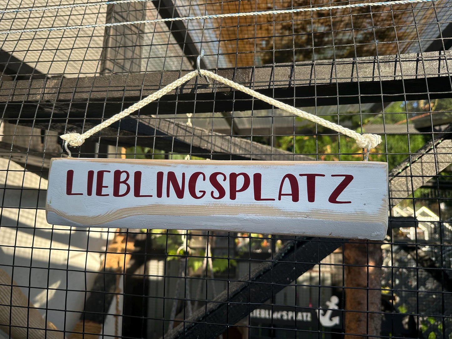 Lieblingsplatz Holzschild | Rustikales Wandschild Shabby Chic Deko | Handarbeit Schild Holz Natur Garten Terrasse Zuhause Geschenk