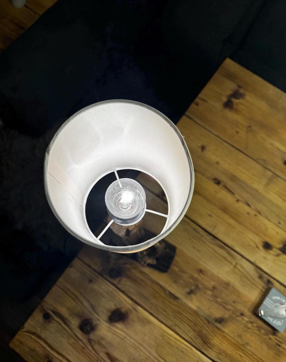 Unikat Treibholz Tischlampe – Rustikale Lampe aus Naturholz | Geschenkidee & Küstenstil Dekolicht