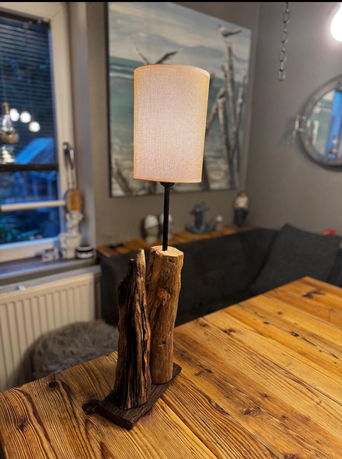 Unikat Treibholz Tischlampe – Rustikale Lampe aus Naturholz | Geschenkidee & Küstenstil Dekolicht