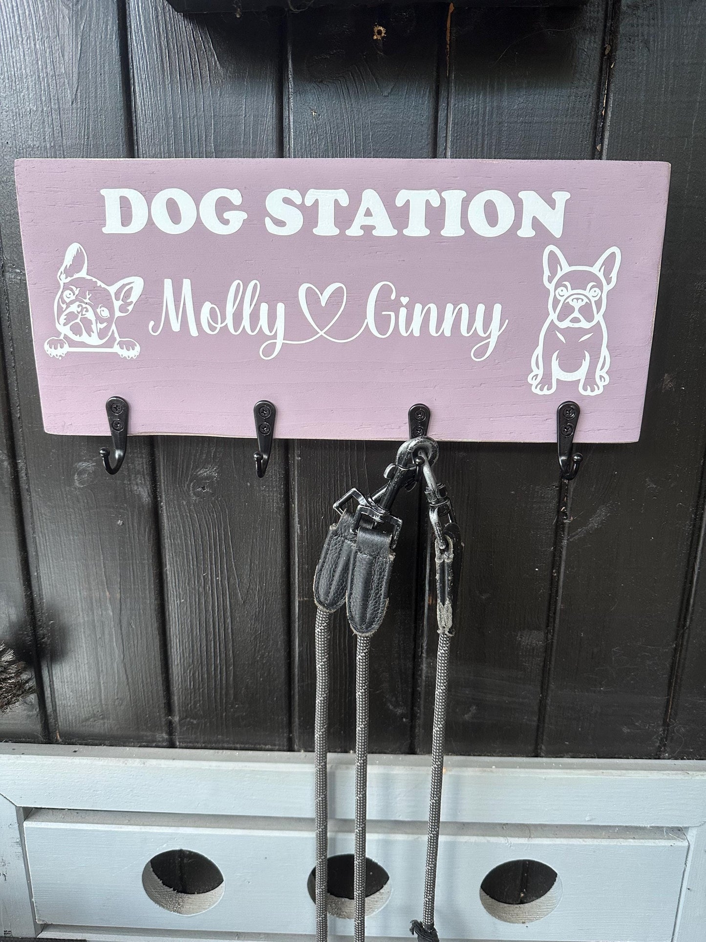 Leinenparkplatz personalisiert, Hundegarderobe, Geschenk für Hundeliebhaber, verschiedene Farben und Schriften