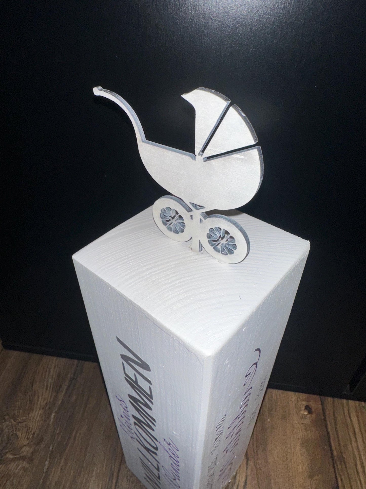 Babygeschenk mit Name & Wunschtext | Geschenk zur Geburt und Willkommensgruß| Personalisierter Holzpoller 20–40 cm –