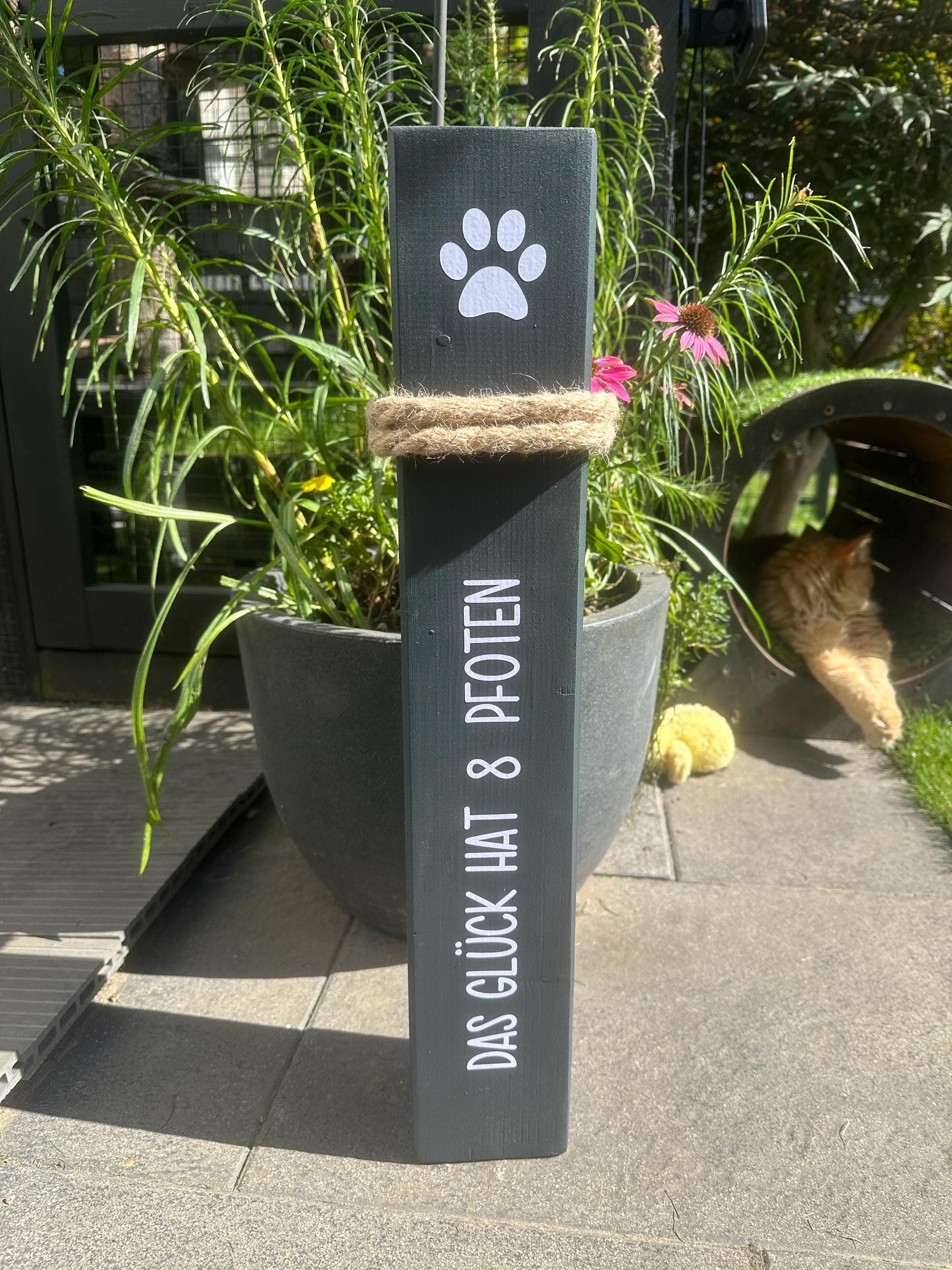 Personalisierte Holzsäule für Tierliebhaber – Haustier Poller mit Name und Spruch | Geschenk für Hundebesitzer & Katzenfreunde, Gedenken