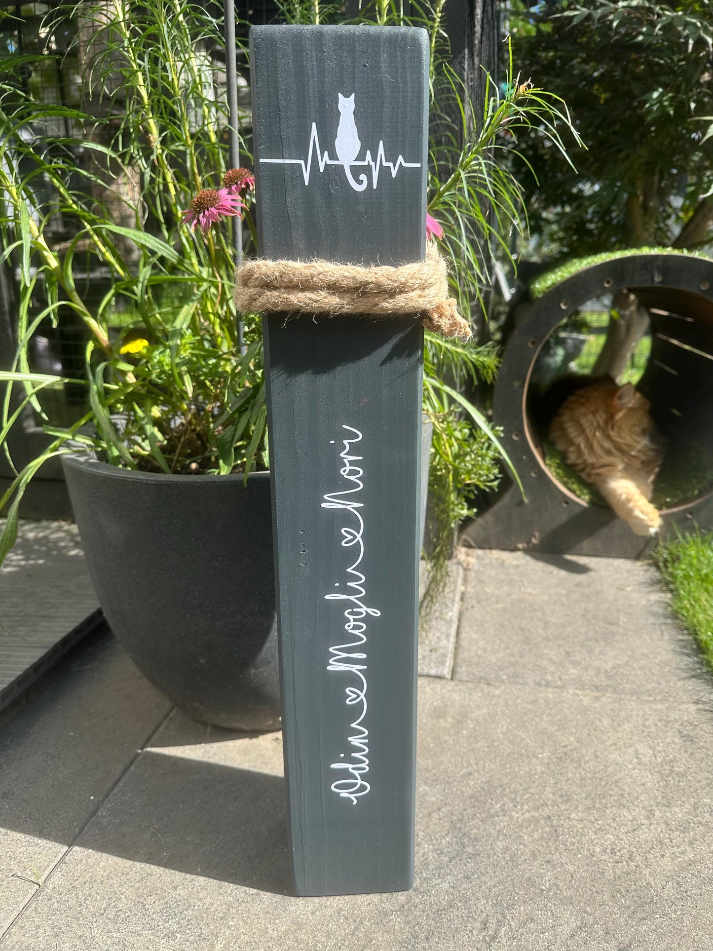 Personalisierte Holzsäule für Tierliebhaber – Haustier Poller mit Name und Spruch | Geschenk für Hundebesitzer & Katzenfreunde, Gedenken