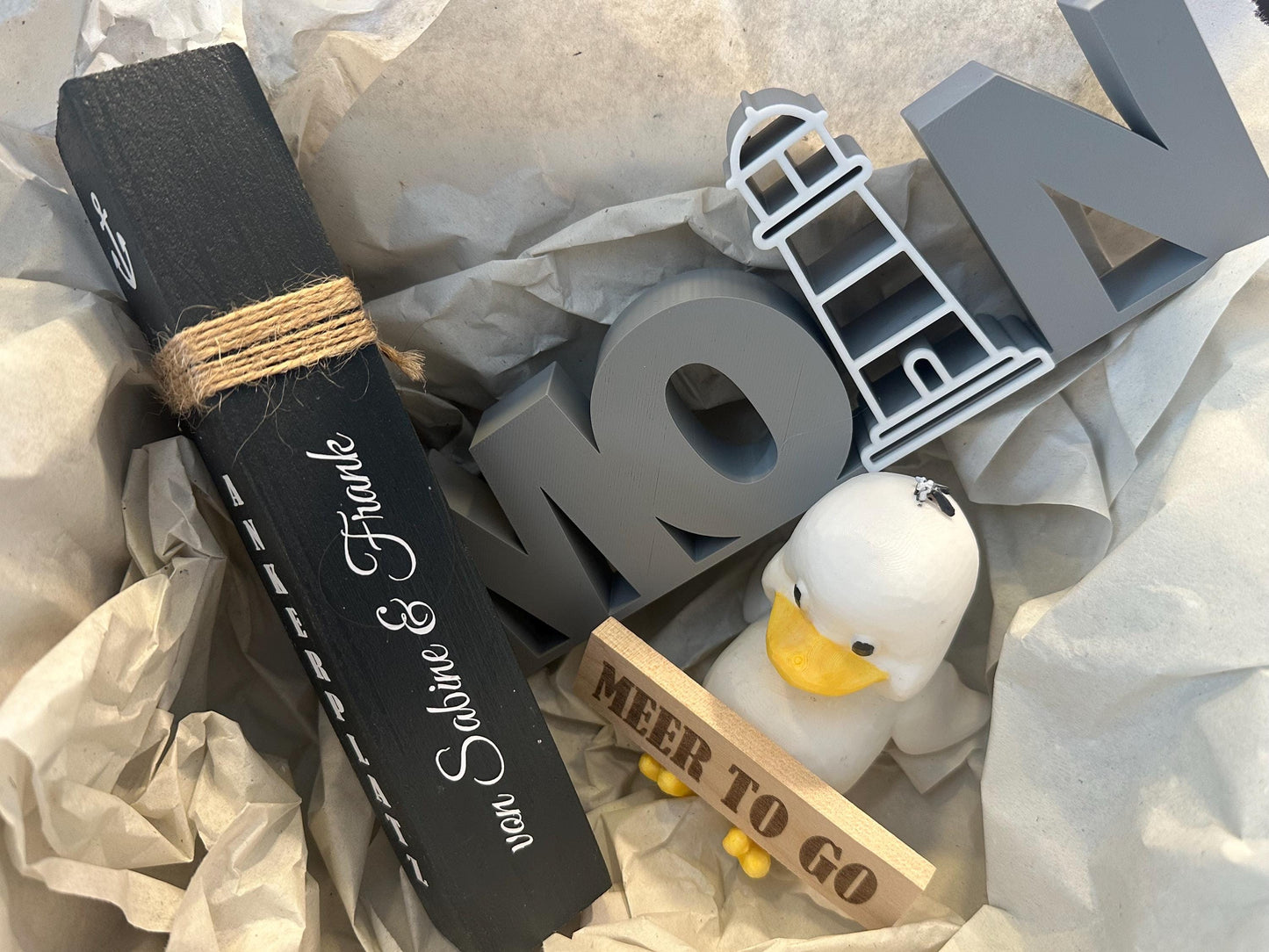 Meer to go Geschenkset mit personalisiertem Poller | Maritimes Deko-Set (Mini-Poller + Schriftzug + Möwe) | Geschenk Hochzeit, Weihnachten