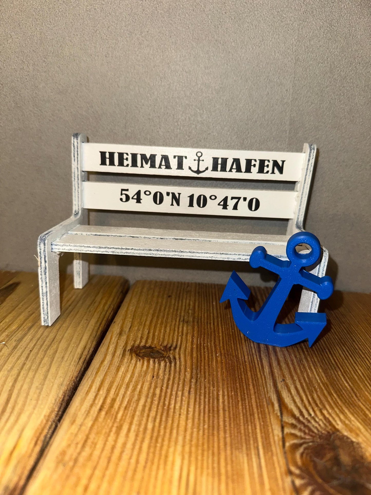 Personalisierte Miniatur Gartenbank 16 cm – Geschenkidee Haus, Hochzeit, Weihnachten | individuell mit Namen oder Koordinaten