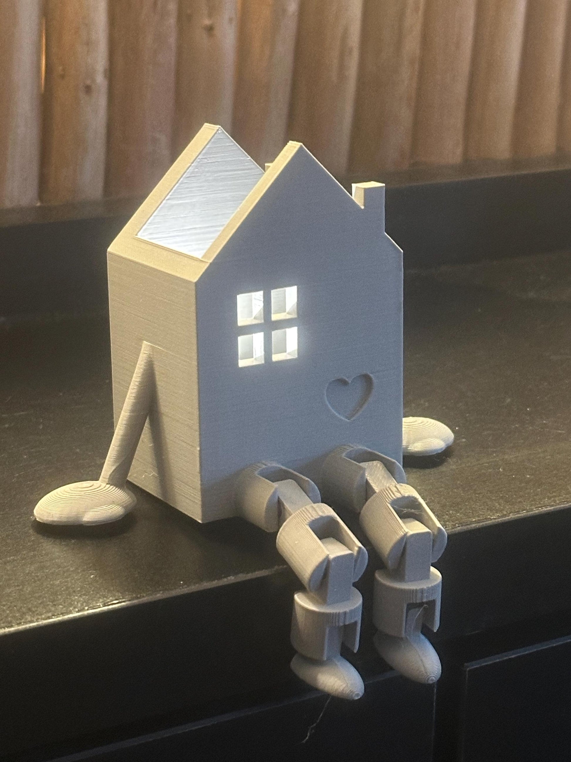 Beleuchtetes Kantenhocker-Haus mit Herz | LED Mini-Haus Figur 3D Druck | Weihnachtsdeko Fensterbank Geschenk Einzug