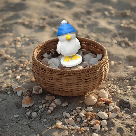 Möwenfigur mit Mütze 12 cm – 3D-gedruckte Küstendeko handbemalt | Geschenk Winter, Weihnachten, Haus & Fensterbank, Vogelstatue