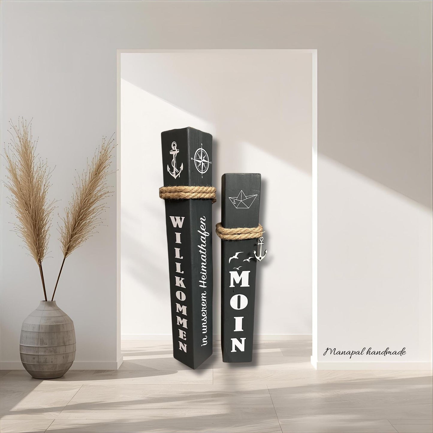 Holzsäulen 60 & 70 cm – Maritime Gartendeko | Dekosäule ‚Willkommen in unserem Heimathafen‘, Geschenk zur Einweihung