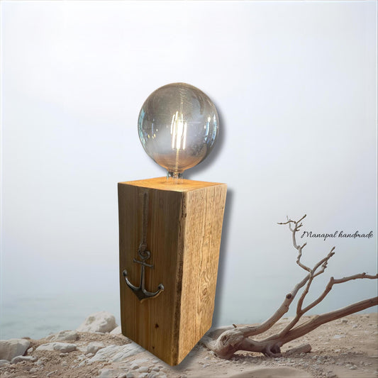 Massivholz Tischlampe 64 cm – Maritime Lampe mit Holzfuß & Anker-Dekor | Unikat Geschenk für Wohnzimmer und Zuhause