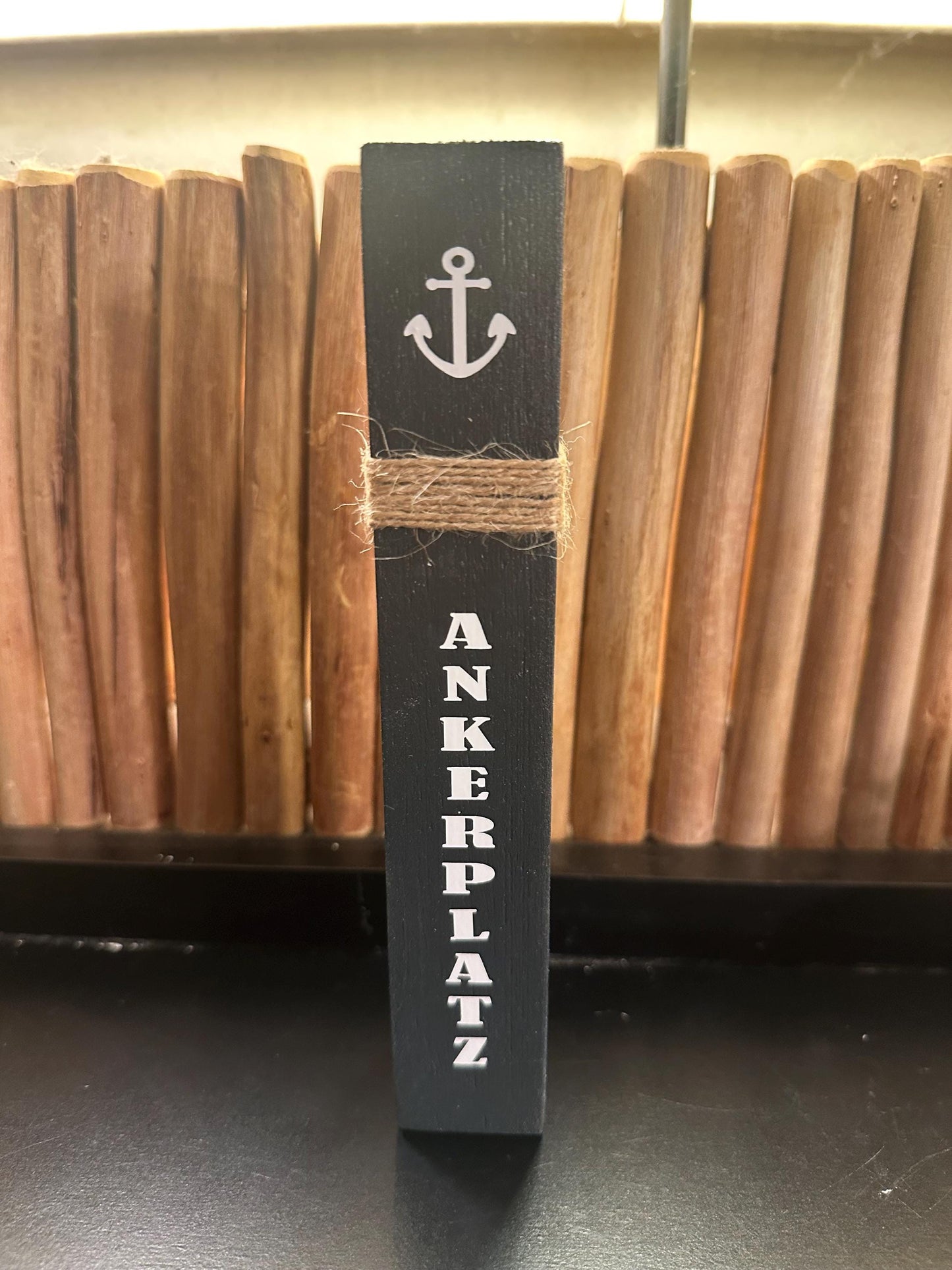 Mini Holzsäule maritim 15 cm – Personalisiert mit Name oder Koordinaten | Kleines Geschenk Hochzeit, Geburtstag, Weihnachten“