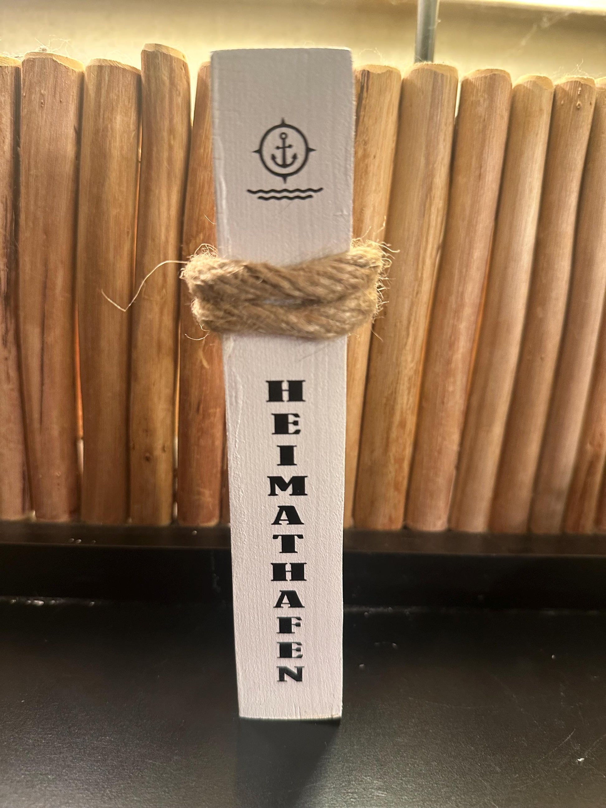 Mini Holzsäule maritim 15 cm – Personalisiert mit Name oder Koordinaten | Kleines Geschenk Hochzeit, Geburtstag, Weihnachten“