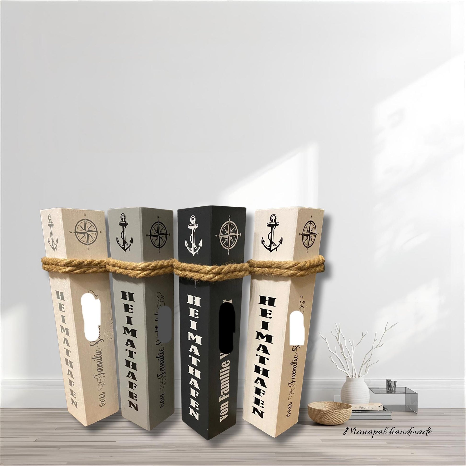 Handgefertigte Holzsäule 50 cm – personalisiert mit Namen, Datum oder Koordinaten. Perfektes Geschenk für Hochzeit, Einzug oder Geburtstag.