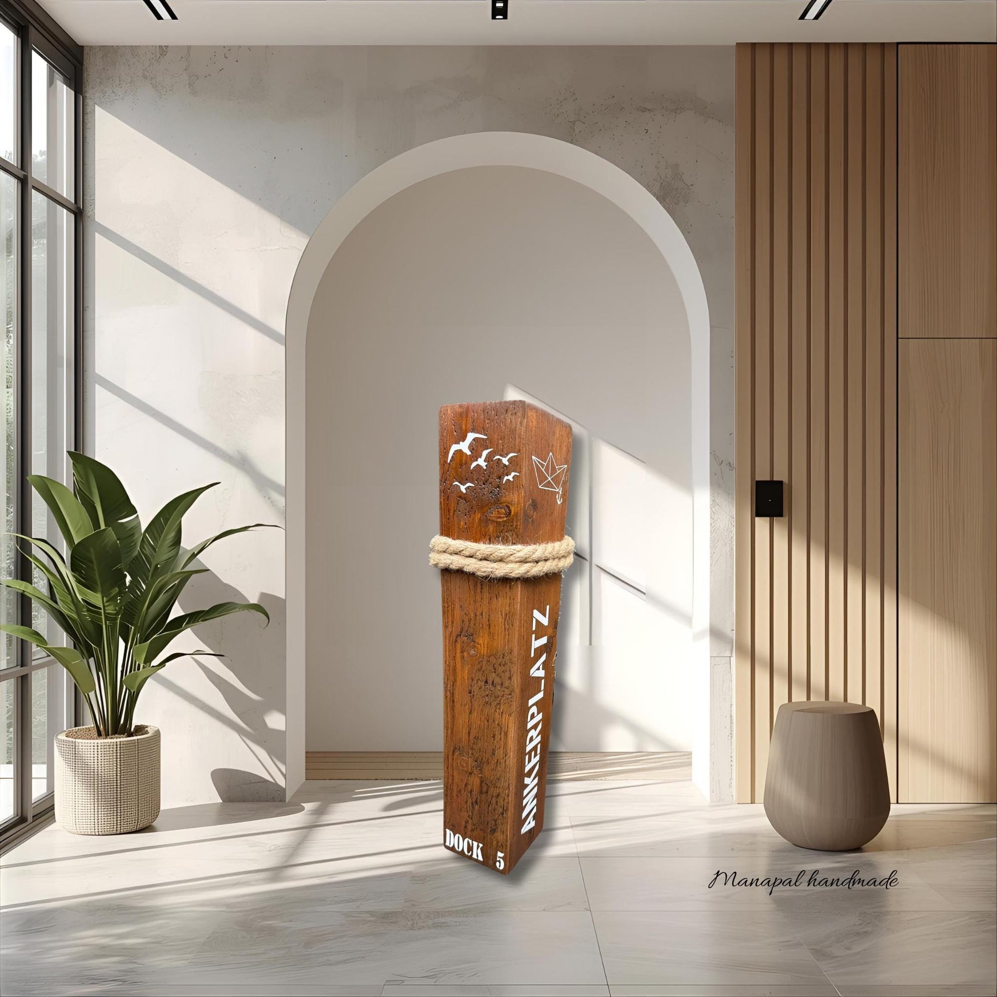 Maritime Holzsäule ‚Ankerplatz Moin‘ Nussbraun 50 cm | Deko Poller Küstenstil Geschenk Einzug & Garten, Heimathafen